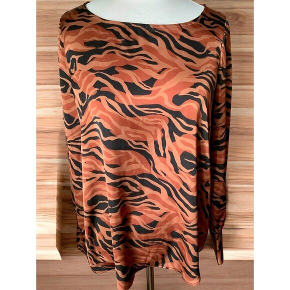 Tahari Womens Long Sleeve Tiger Print Polyester Blend Blouse Button Cuffs Medium - Picture 7 of 8